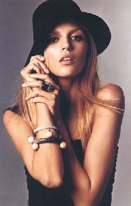 Anja Rubik : 226