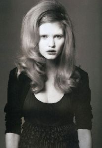 Lara Stone : 127