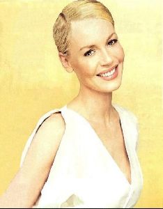 connie nielsen : 28