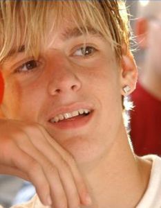 Aaron Carter : AwwCloseUp