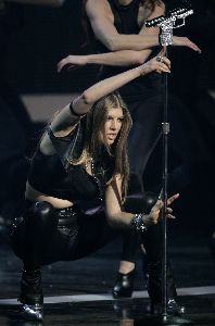 Sexy Fergie pics performed Live and Let Die at Movies Rock