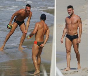 Gay Ricky Martin slip pictures at the beach with his boyfriend