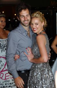 Katherine Heigl and Josh Kelley at the 27 Dresses World Premiere