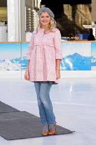 Holly Willoughby : Holly Willoughby- Dancing On Ice - Press Launch Photocall0