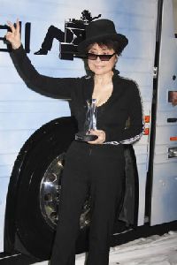 Yoko Ono : Yoko Ono- John Lennon Education Bus Dedication at the 2008 Consumer Electronics Show5