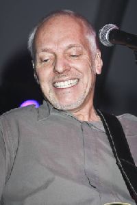 Vincent Kartheiser : Peter Frampton- Peter Frampton In Concert At 2008 Consumer Electronics Show25