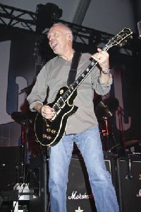 Vincent Kartheiser : Peter Frampton- Peter Frampton In Concert At 2008 Consumer Electronics Show2