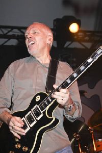 Vincent Kartheiser : Peter Frampton- Peter Frampton In Concert At 2008 Consumer Electronics Show18