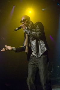 Common : Common- Common and Office Perform For The  Dare to Dream  Effort8