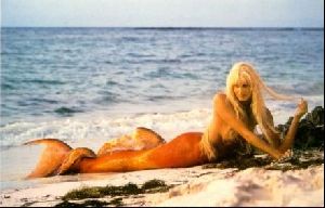 daryl hannah : 33