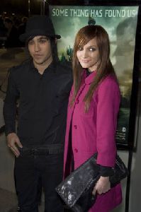 Pete Wentz : Pete Wentz and Ashley Simpson-  Cloverfield  - Los Angeles Premiere3