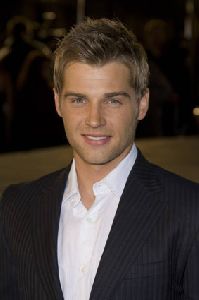 Mike Vogel : Mike Vogel-  Cloverfield  - Los Angeles Premiere0