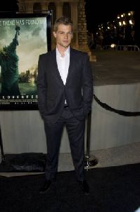 Mike Vogel : Mike Vogel-  Cloverfield  - Los Angeles Premiere1