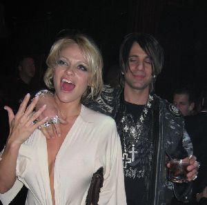 Criss Angel : 01453 Pamela Anderson parties with Criss Angel at LAX club1 122 1104lo