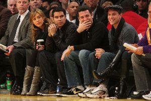 Jessica Alba at the Lakers vs Warriors game on December 7th 2007