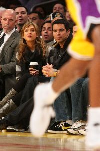 Jessica Alba at the Lakers vs Warriors game on December 7th 2007