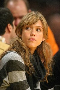 Jessica Alba at the Lakers vs Warriors game on December 7th 2007