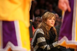 Jessica Alba at the Lakers vs Warriors game on December 7th 2007