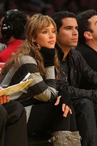 Jessica Alba at the Lakers vs Warriors game on December 7th 2007