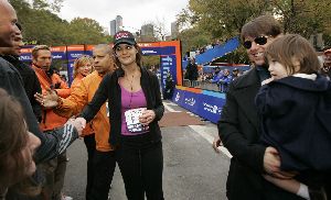 Katie Holmes : Katie Holmes runs the NYC Marathon10 472eed5c9c5ef