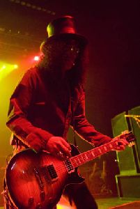 Velvet Revolver : Velvet Revolver- Velvet Revolver At Riviera Theatre, IL22