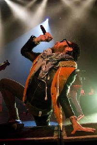 Velvet Revolver : Velvet Revolver- Velvet Revolver At Riviera Theatre, IL27