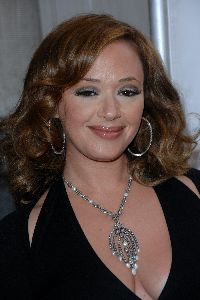 leah ramini : 56311 celeb-city.eu Leah Remini El Cantante Premiere 19 122 485lo