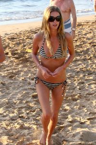 Nicky Hilton : Nicky+Hilton+bikini+candids+in+a+Maui+beach8