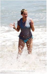 Reese Witherspoon : 38254 0beach 122 1151lo