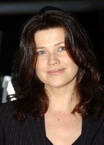 Daphne Zuniga : daphne13