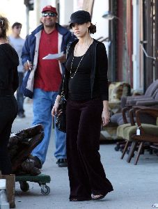 Jessica Alba looking at vintage furniture in Hollywood on February 12th 2008