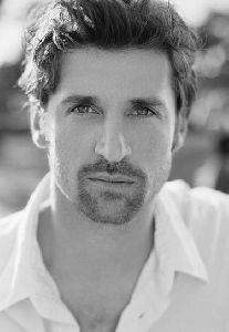 Patrick Dempsey : black-and-white-patrick 375x543