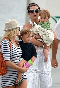 Sean Preston Federline : the-britney-spears-clan-2007 286x417