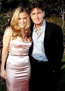 Brooke Mueller : brooke-mueller-charlie-sheen 290x402