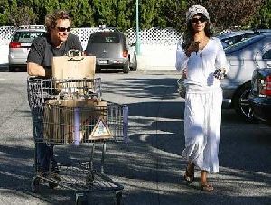 Camila Alves : matthew-mcconaughey-camila-alves 466x354