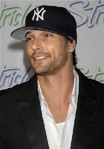 Kevin Federline : derek-jeter-is 298x425