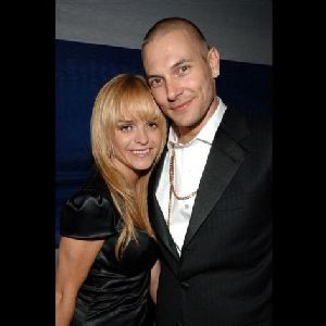 Kevin Federline : taryn-manning-and-kevin-federline 472x472