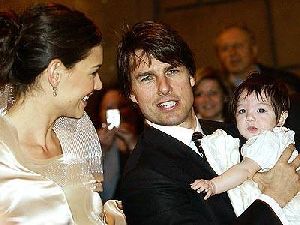 Suri Cruise : happy-tomkat-family 400x300