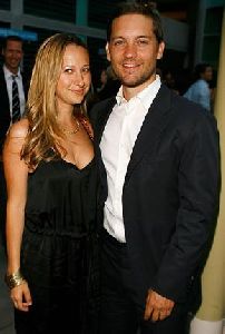 Jennifer Meyer : just-hitched 290x429