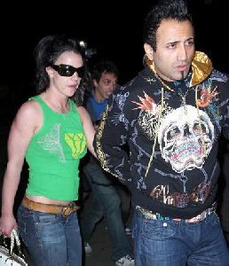 Adnan Ghalib : adnan-ghalib-and-britney-spears-photo 381x442