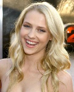 Teresa Palmer : teresa-palmer 318x394