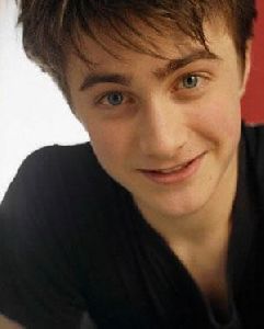 Daniel Radcliffe : daniel-radcliffe-photograph 300x372