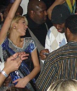 Terrell Owens : paris-hilton-terrell-owens 446x523