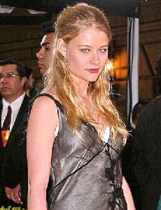 Emilie de Ravin : emilie de ravin 14