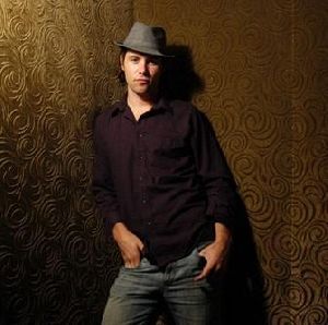 Michael Johns : michael-johns-picture 335x333