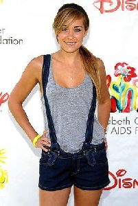 Lauren Conrad : lauren-conrad-far-from-uncute 290x431