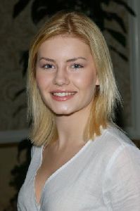 elisha cuthbert : ec109