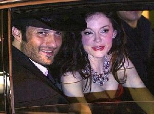 Robert Rodriguez : rose-mcgowan-robert-rodriguez 399x297