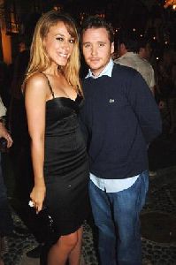 Kevin Connolly : kevin-connolly-haylie-duff 290x437