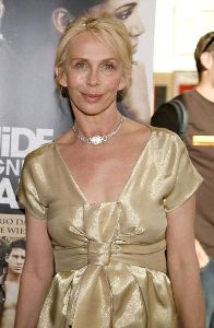 Sean Zastoupil : trudie-styler-photo 392x600